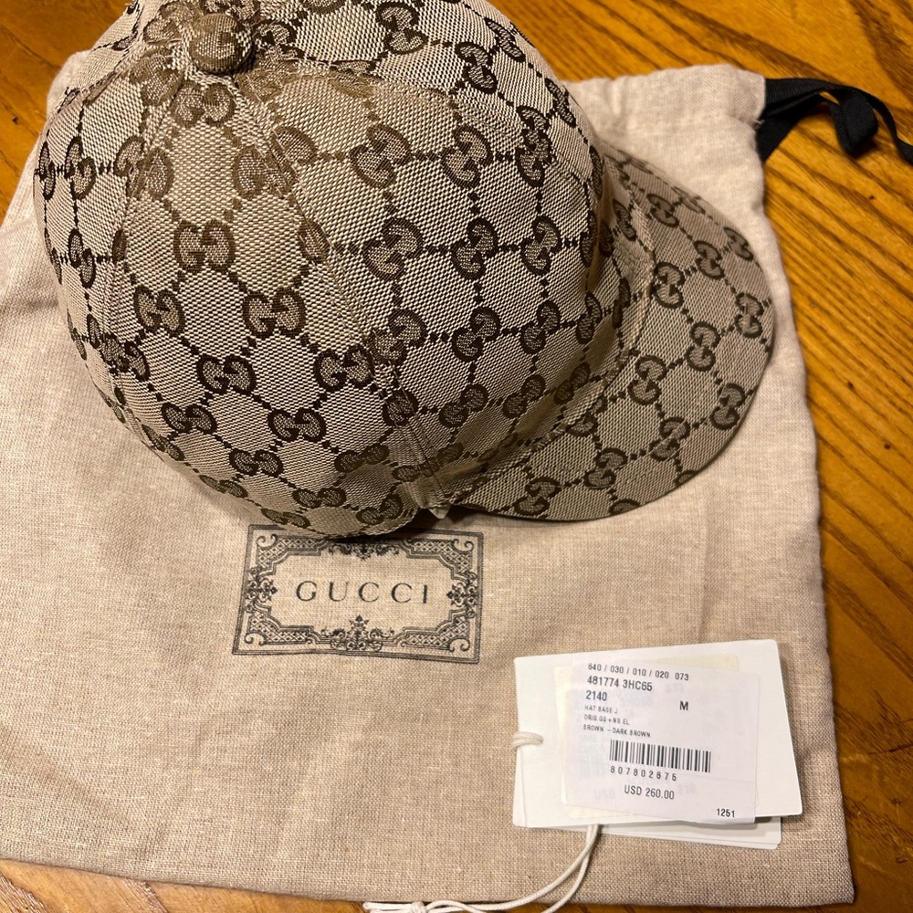 SOLD!!! Authentic Gucci logo kid baseball cap